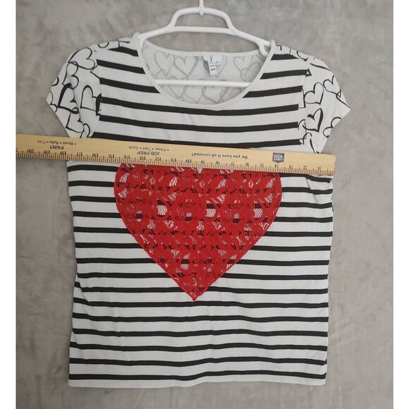 ELLE Cap Sleeve Lace Heart Scoop Neckline Women's Top - Picture 5 of 10